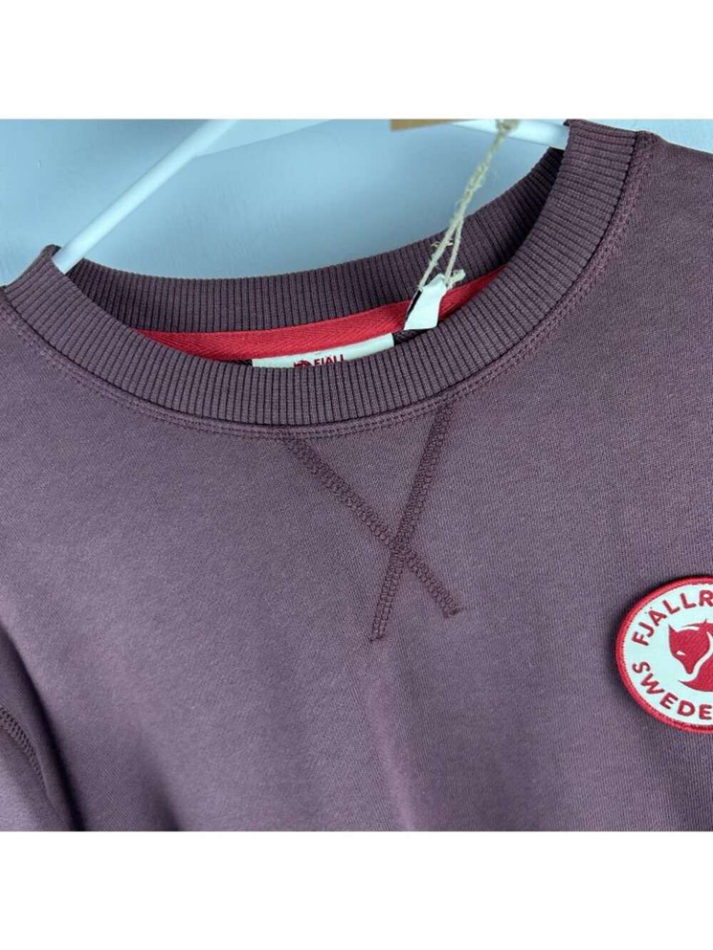 NWT Fjallraven 1960 Logo Badge Sweater Women's Medium Port Red Sweatshirt - Picture 3 of 7